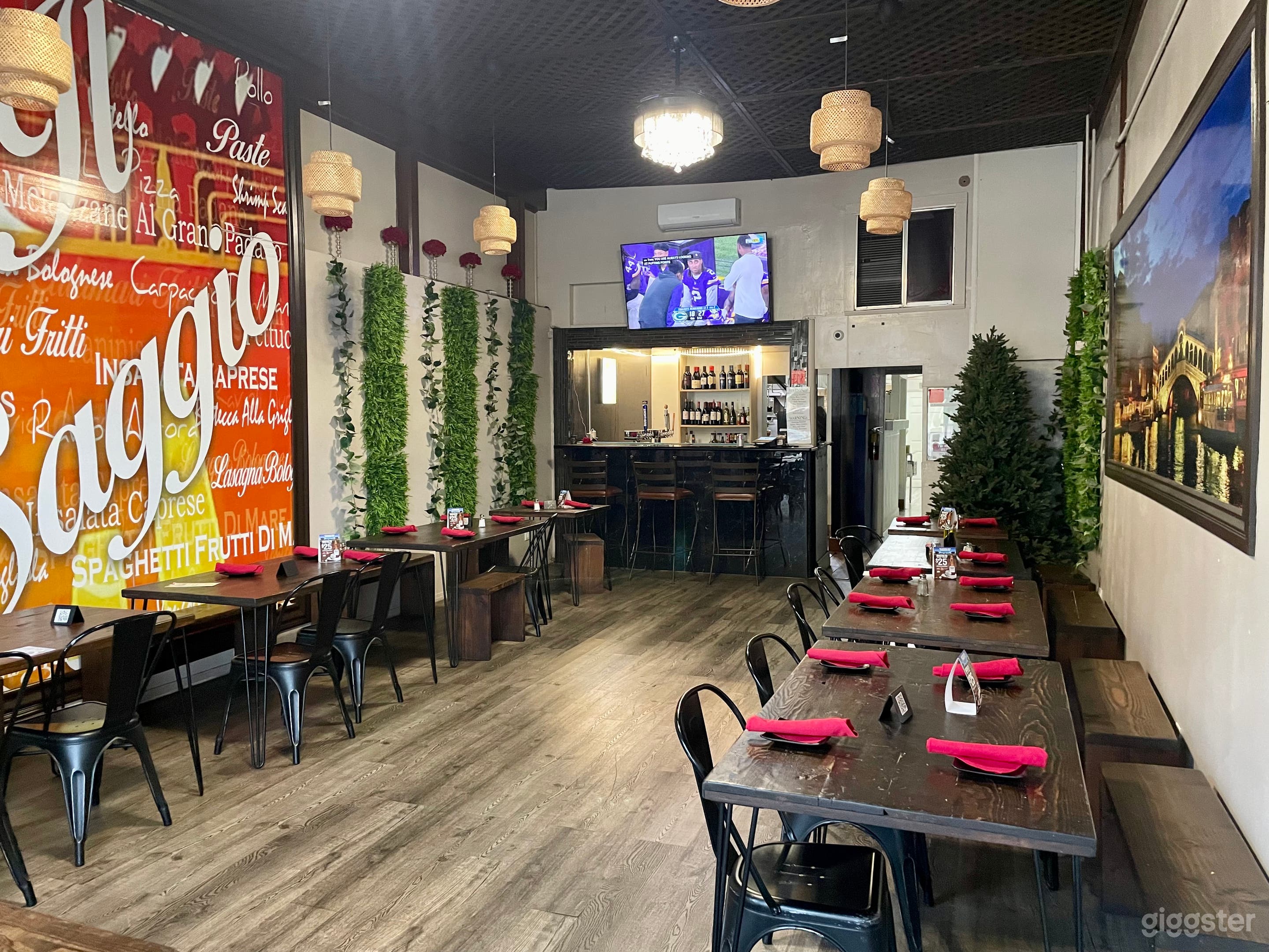 Italian Restaurant with fully working kitchen Photo 1