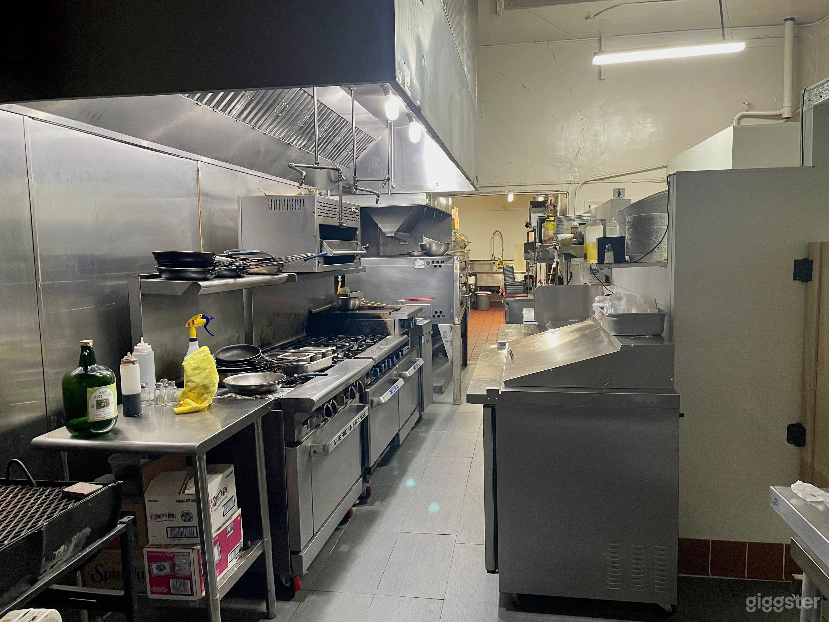 Italian Restaurant with fully working kitchen Photo 4