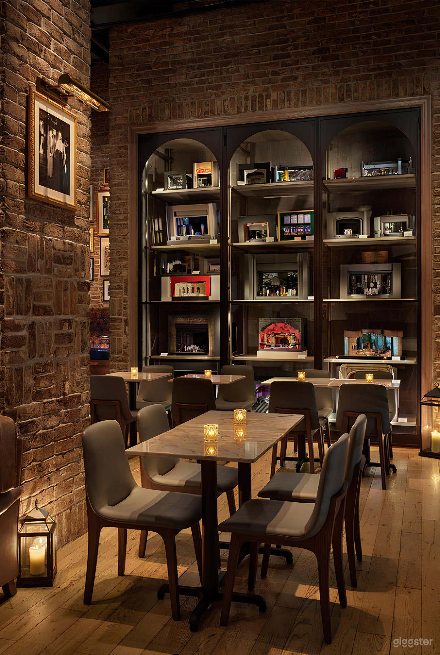 Sleek Classy Cocktail Lounge Photo 2