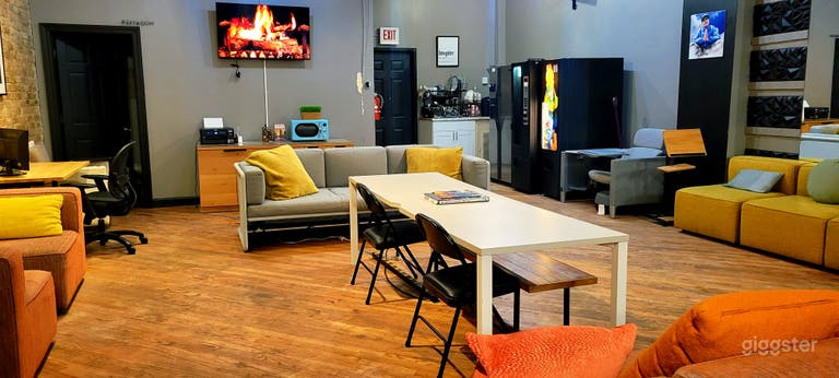  Storefront in Wicker Park 