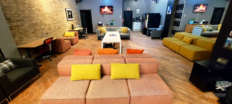  Storefront in Wicker Park 