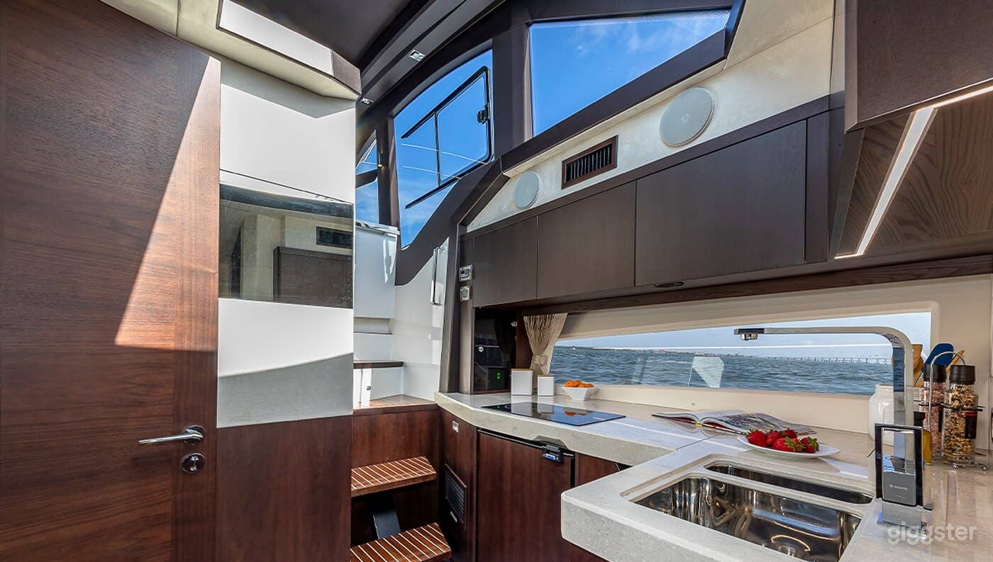 45' GALEON YACHT Photo 3