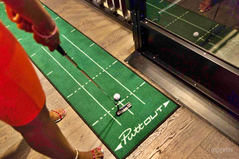  Golf Themed Bar & Lounge 