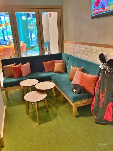 Golf Themed Bar &amp; Lounge Photo 3