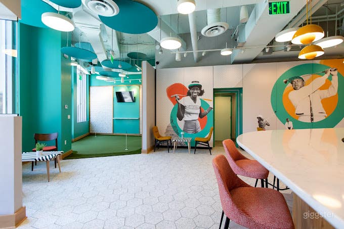 Golf Themed Bar &amp; Lounge Photo 2