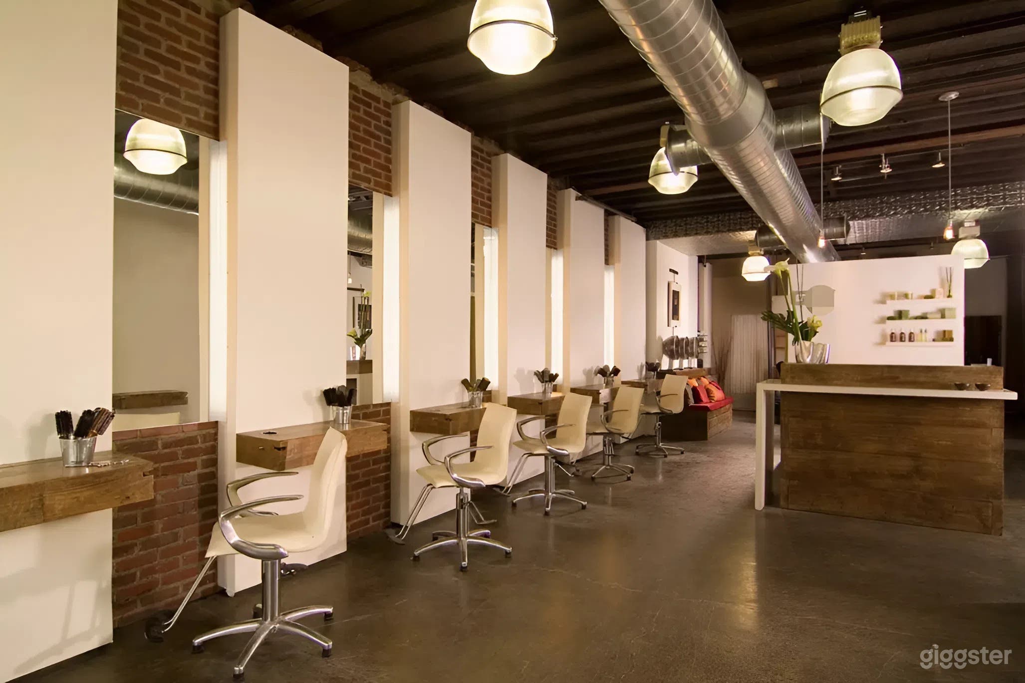 Modern Salon and Spa Photo 1