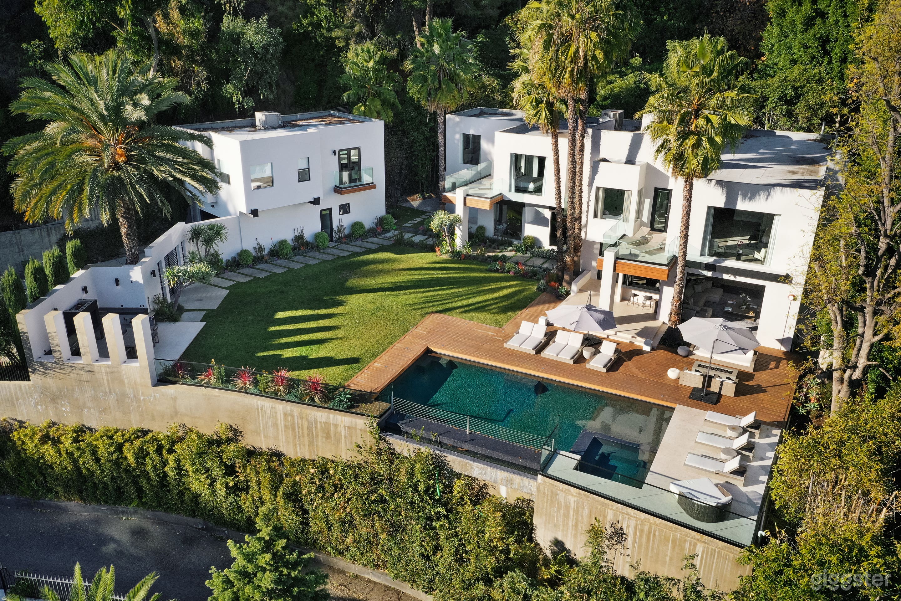 PRIVATE WEHO ESTATE ABOVE SUNSET STRIP Photo 3