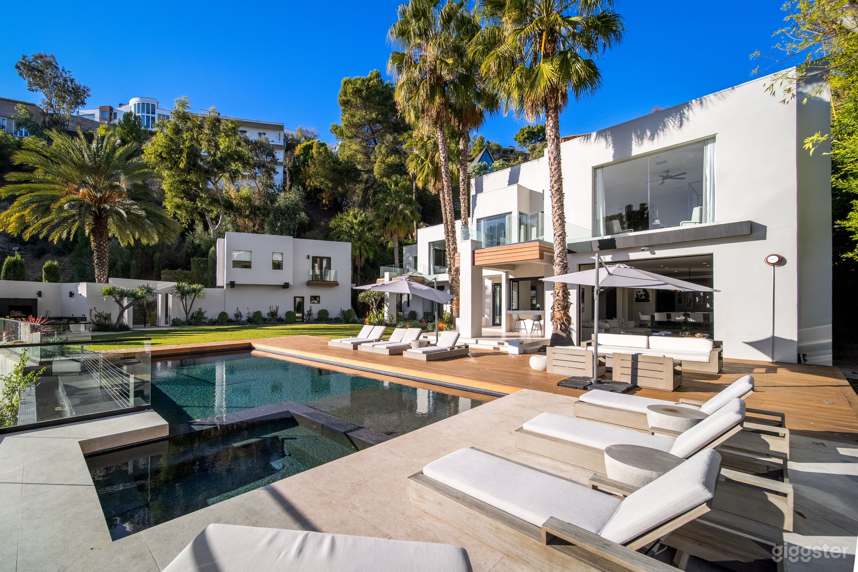 PRIVATE WEHO ESTATE ABOVE SUNSET STRIP Photo 2