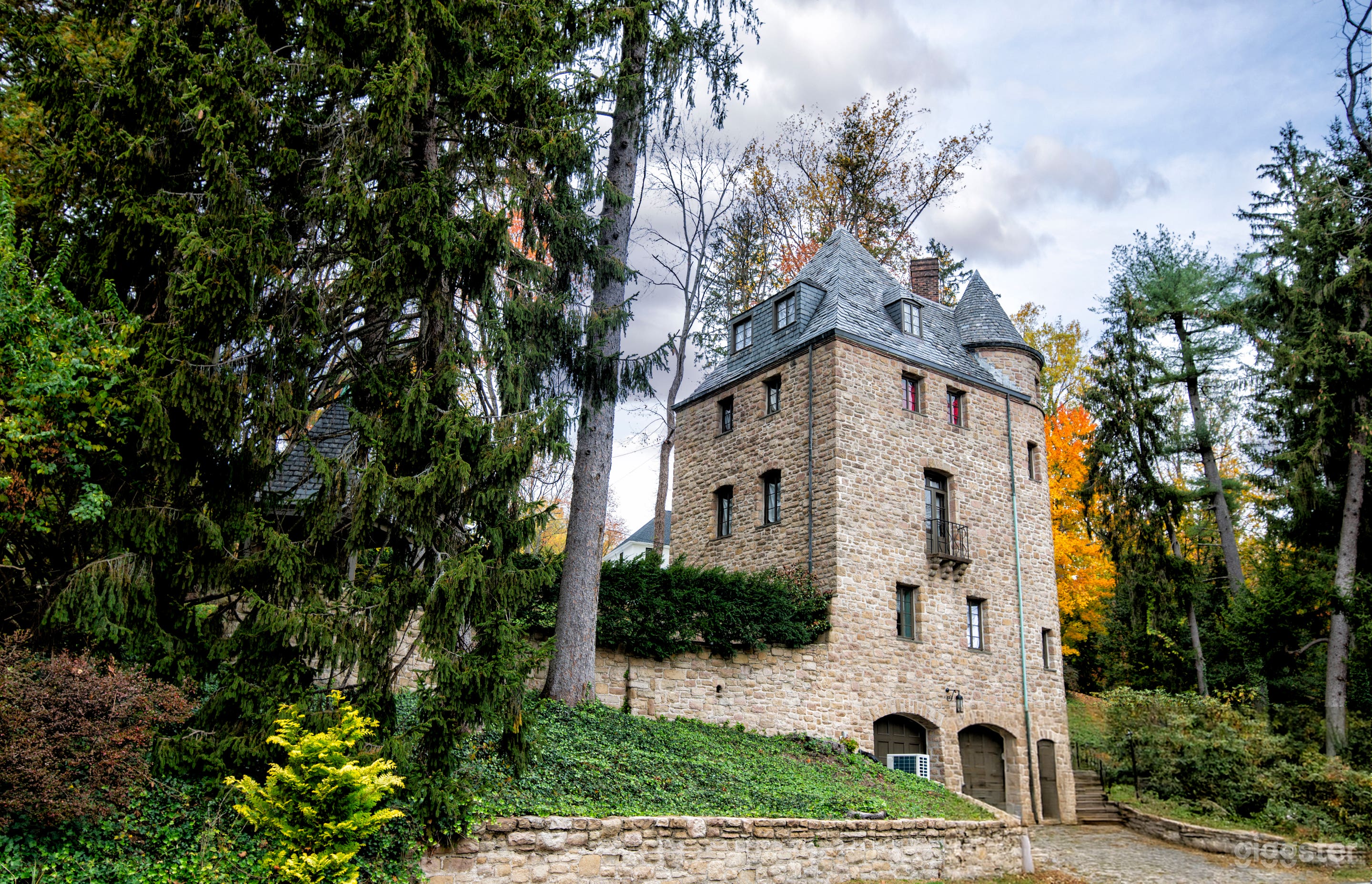 Castle Sound Side Wide