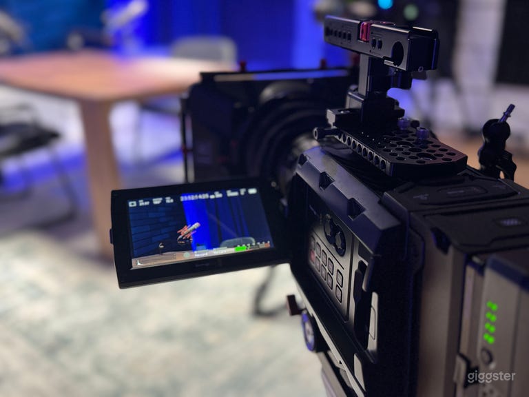  Turnkey, quality podcast / video studio + crew  