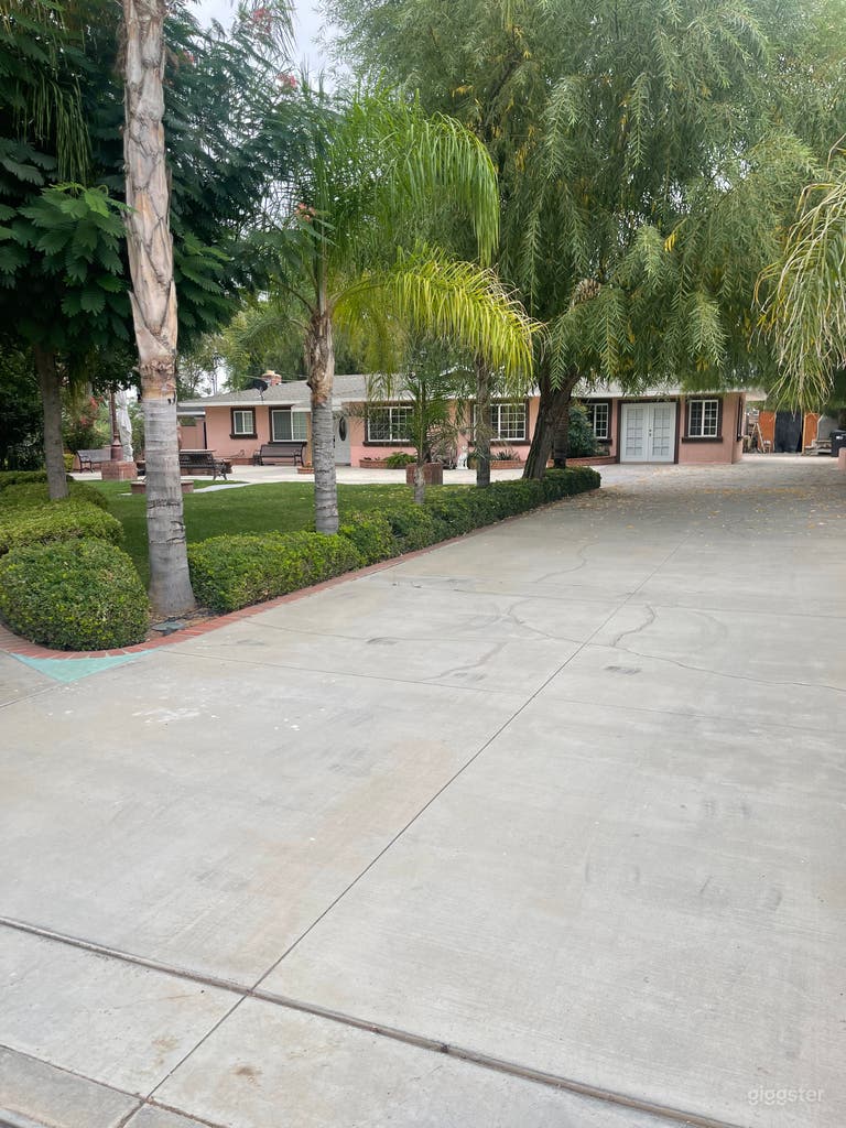  Courtyard/Main event space 