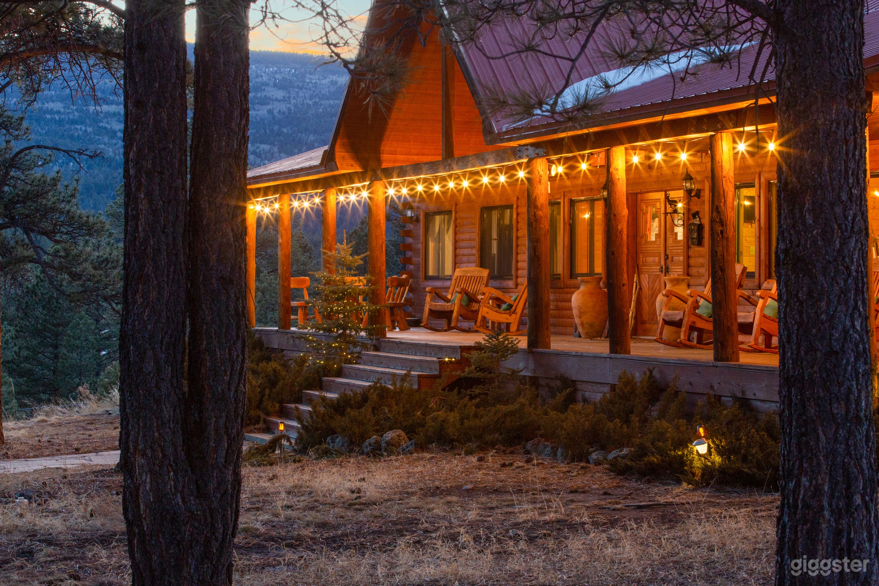 Mountain Majesty Rustic Lodge, Cabin,Horse Barn Photo 1