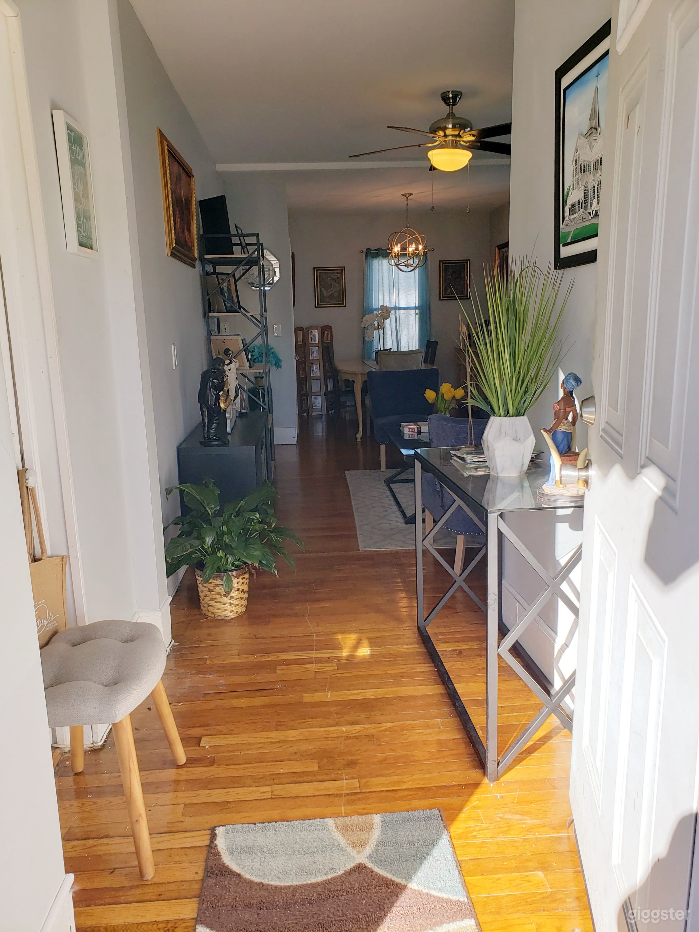 Bright entry / open floor plan