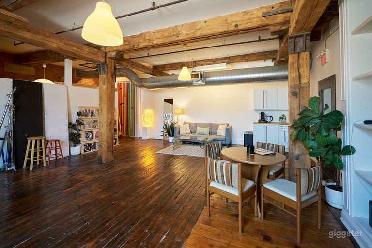  Loft Style Parkdale Studio Space 