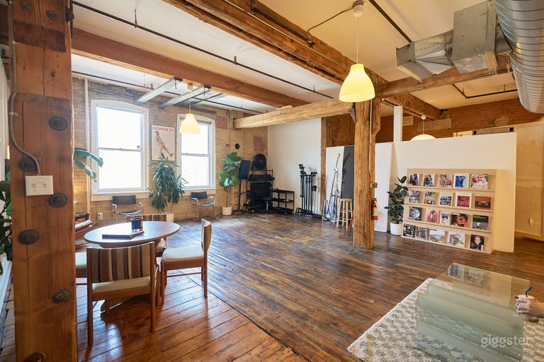  Loft Style Parkdale Studio Space 