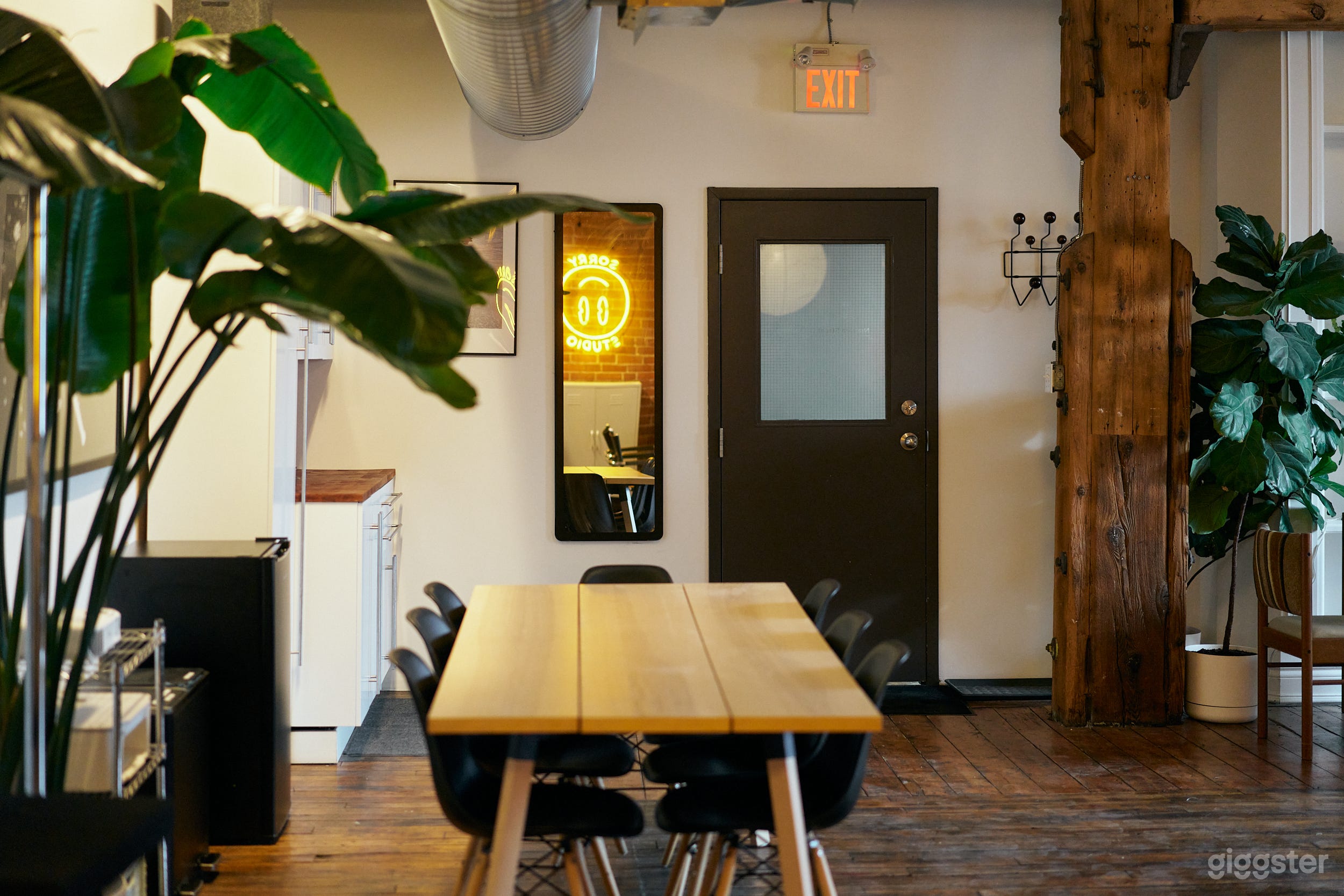 Loft Style Parkdale Studio Space Photo 3
