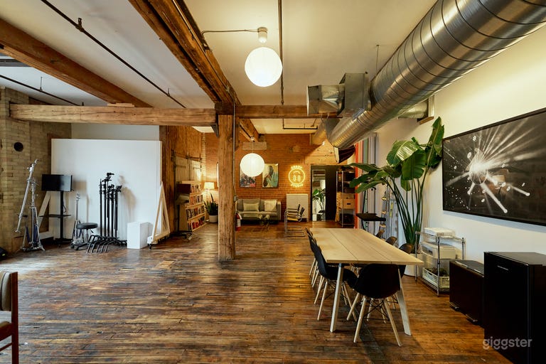  Loft Style Parkdale Studio Space 