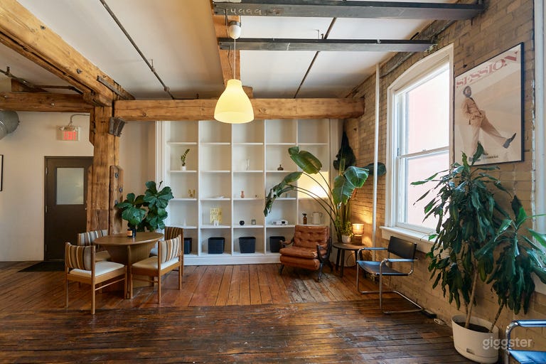  Loft Style Parkdale Studio Space 