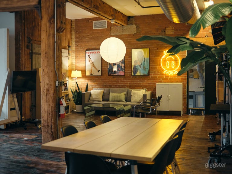  Loft Style Parkdale Studio Space 