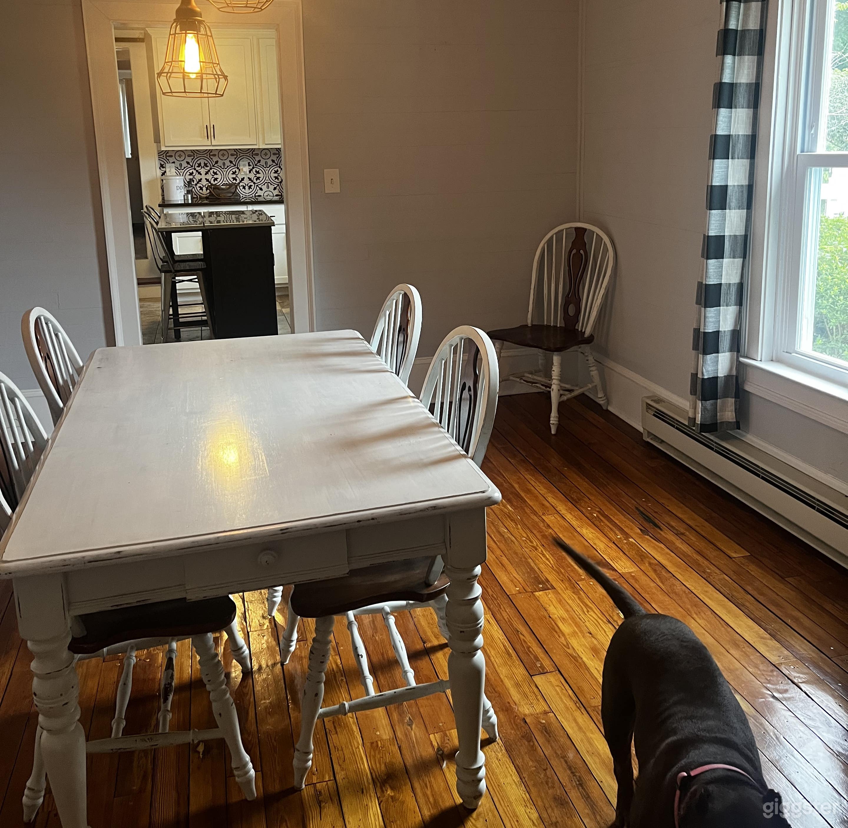 KJ's old farm style house Photo 2