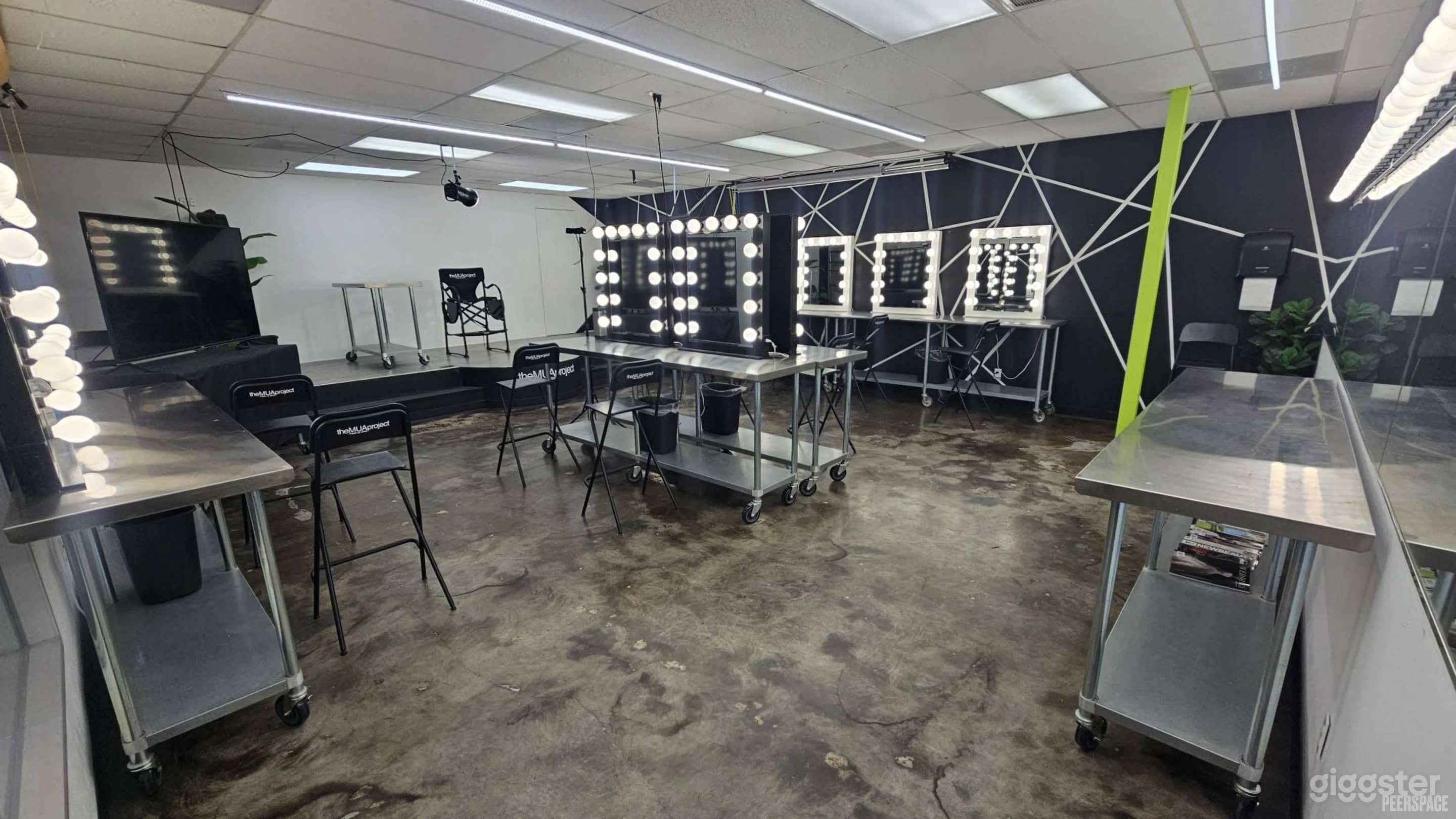 Open studio or classroom with Hollywood Vanities Photo 2