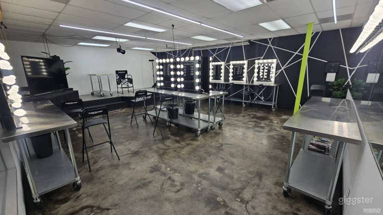  Open studio or classroom with Hollywood Vanities 