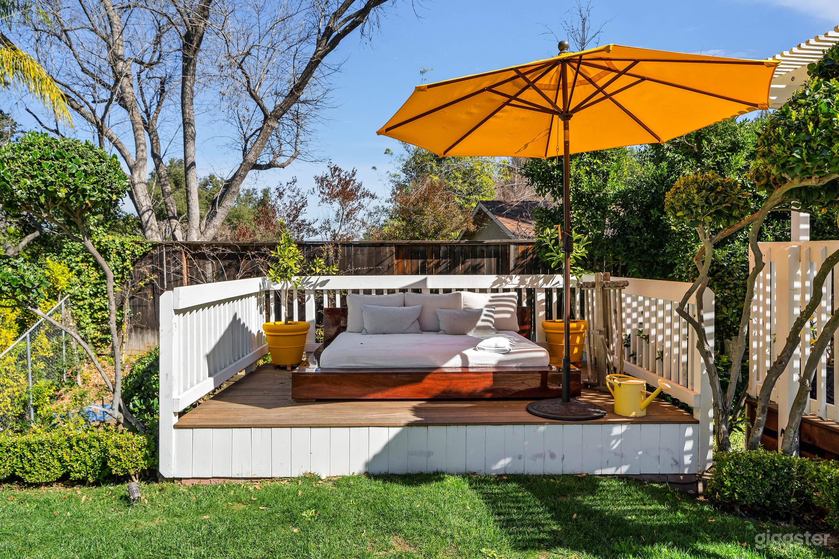 SLIM AARONS-INSPIRED RANCH: CHIC 60'S OASIS Photo 4