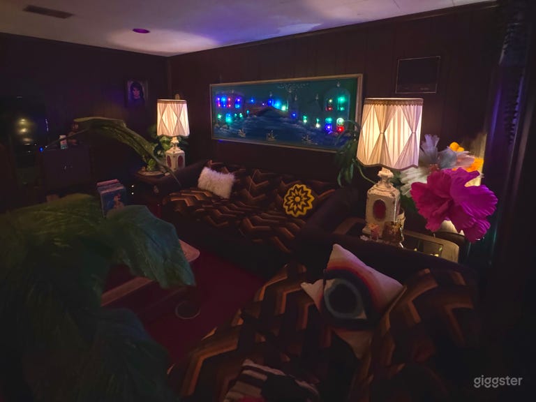  Shag Harbor ‘70s groovy ranch with basement 