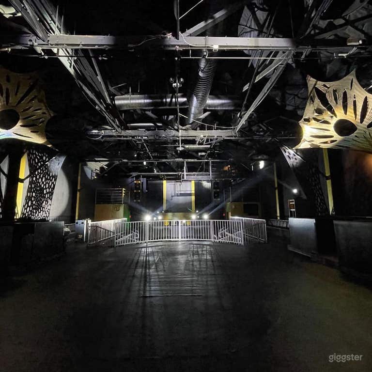  #7106 Bar/Club Hollywood 