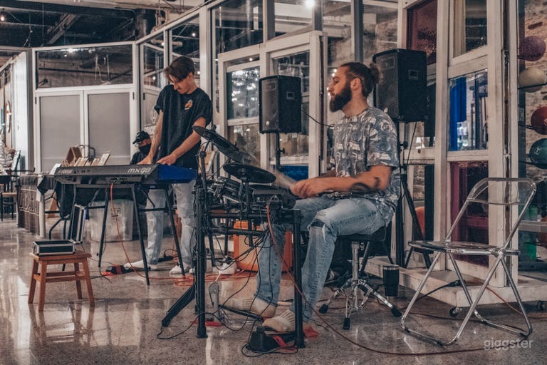  Underground Indie Shopping + Creative Venue 