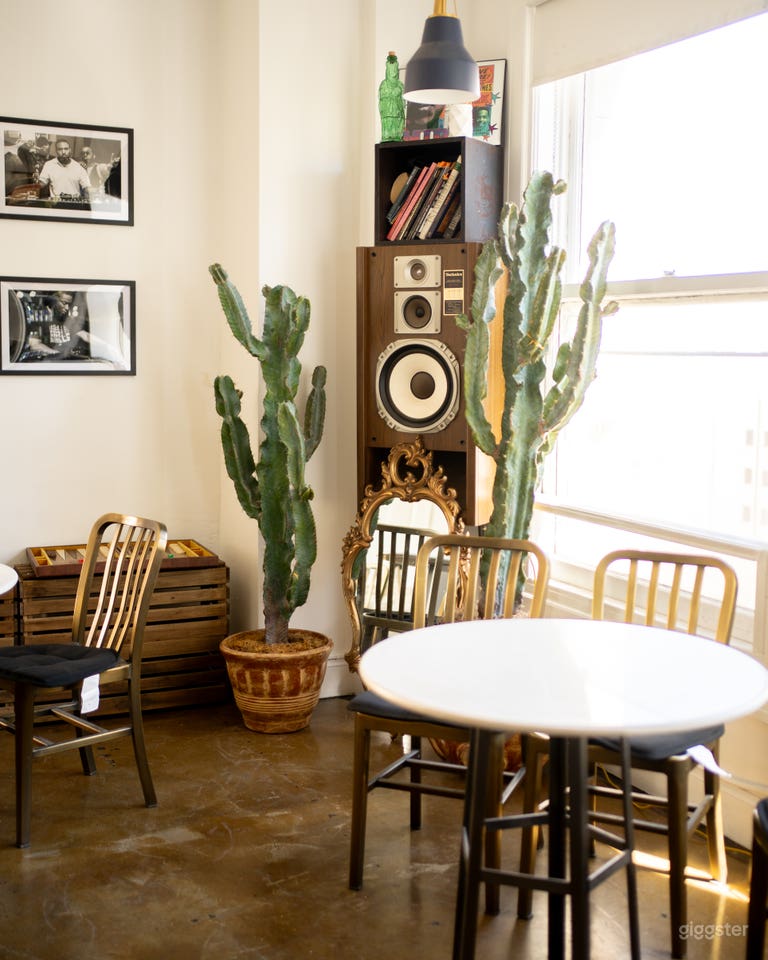  Verstecktes Juwel-Café in DTLA mit Aussicht 