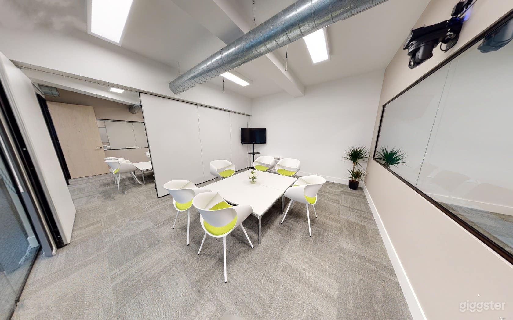 Studio 4 - Meeting Room / Viewing Facility Photo 2