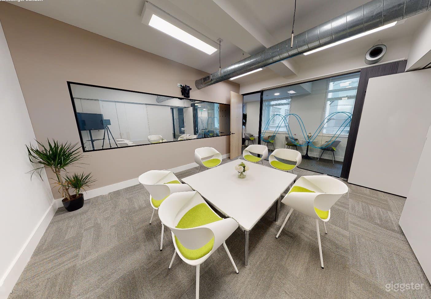 Studio 4 - Meeting Room / Viewing Facility Photo 3