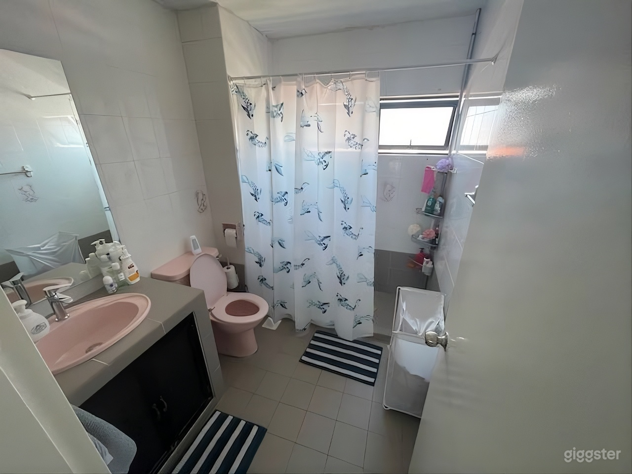 Joo Chiat apartment with eclectic art Photo 4