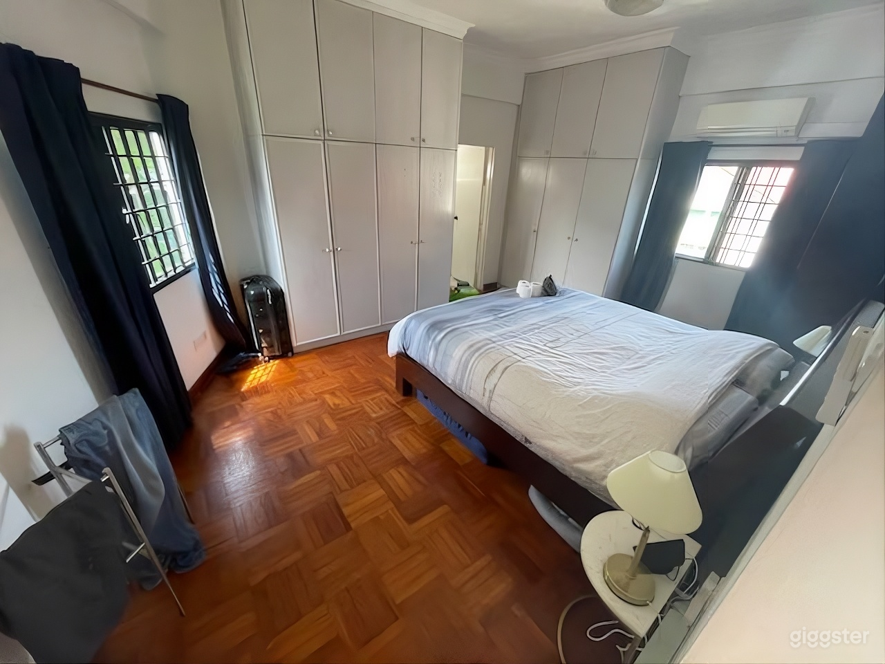 Joo Chiat apartment with eclectic art Photo 3
