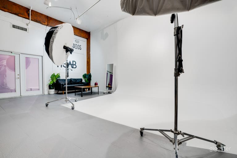  Private Fully Equipped Photo Studio Midtown Miami 