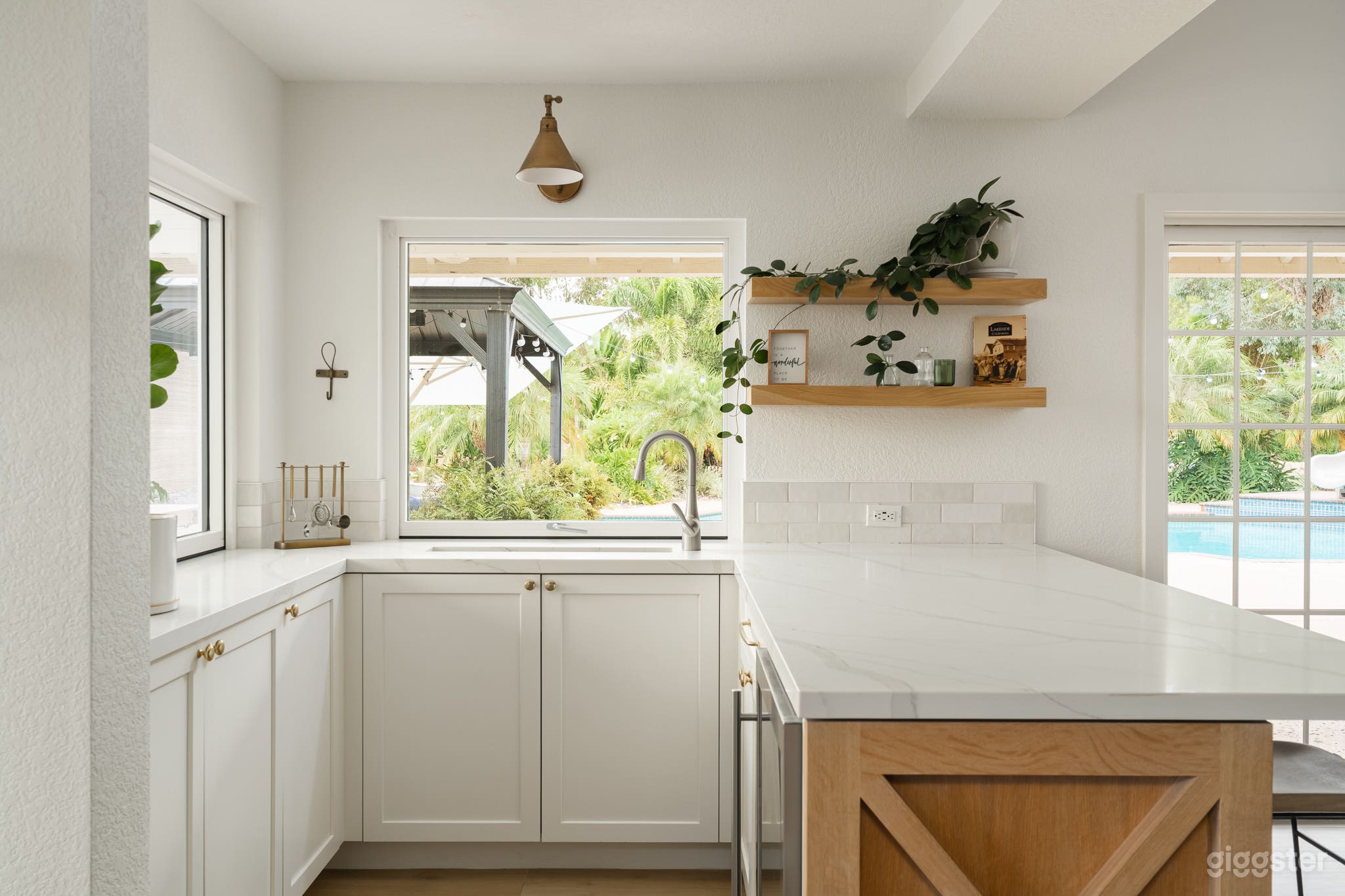 Luxury Modern Farmhouse with Tropical Oasis Photo 4