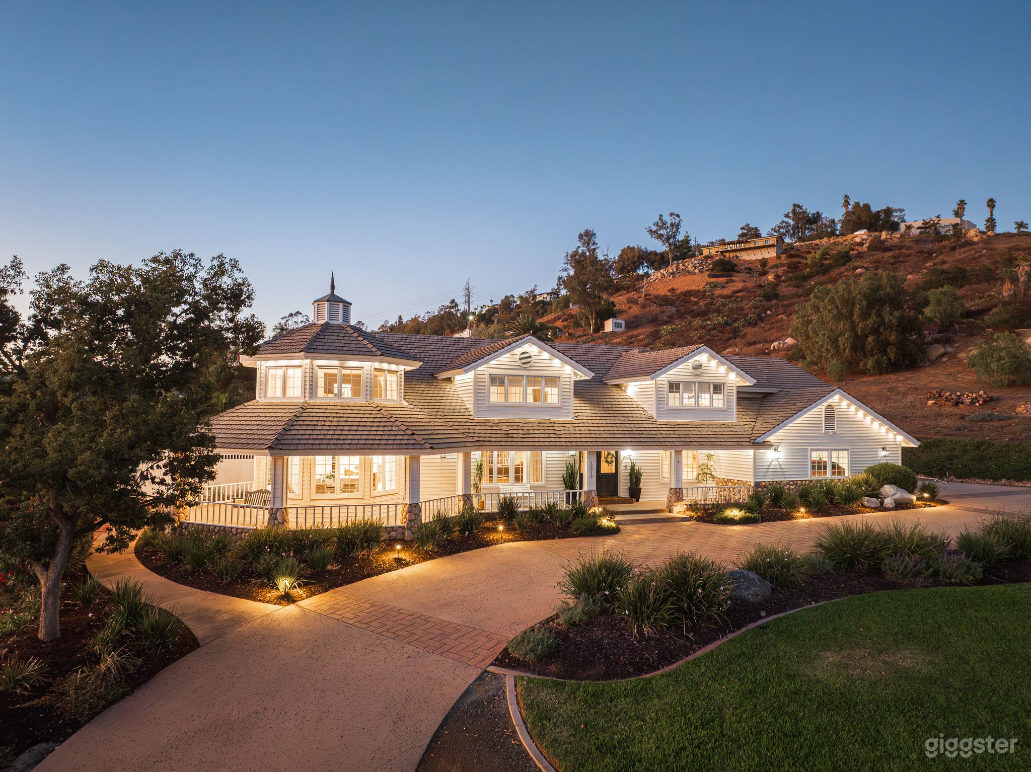 Luxury Modern Farmhouse with Tropical Oasis Photo 1