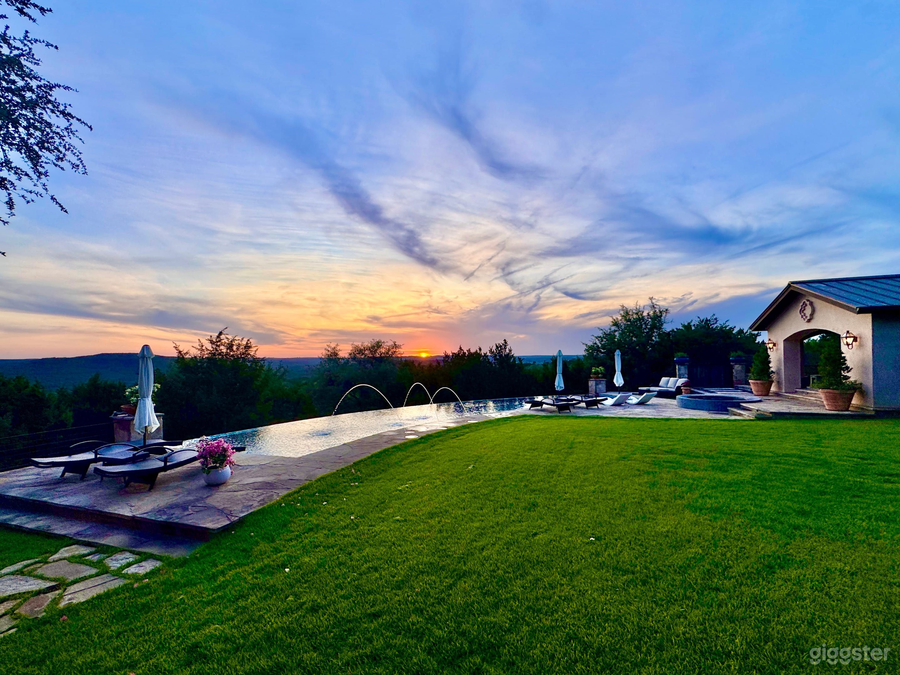 Sunsets hit different at La Villa Rosa Estate. ✨