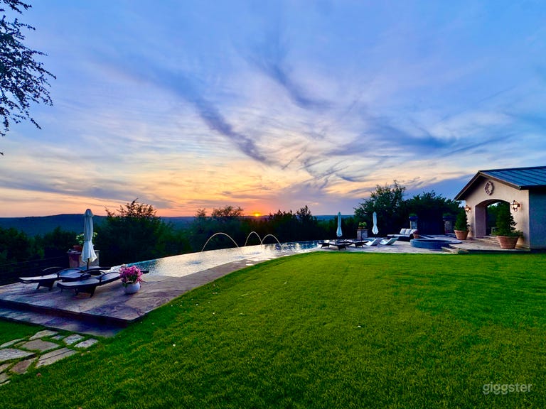  Sunsets hit different at La Villa Rosa Estate. ✨ 