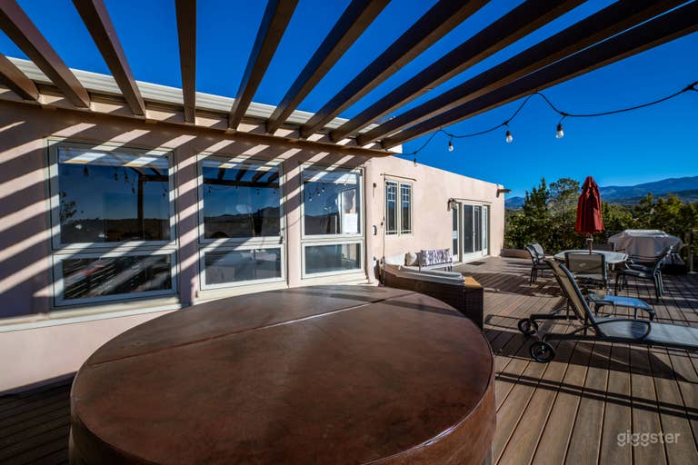  Luxurious Backyard Deck with Private Hot Tub 