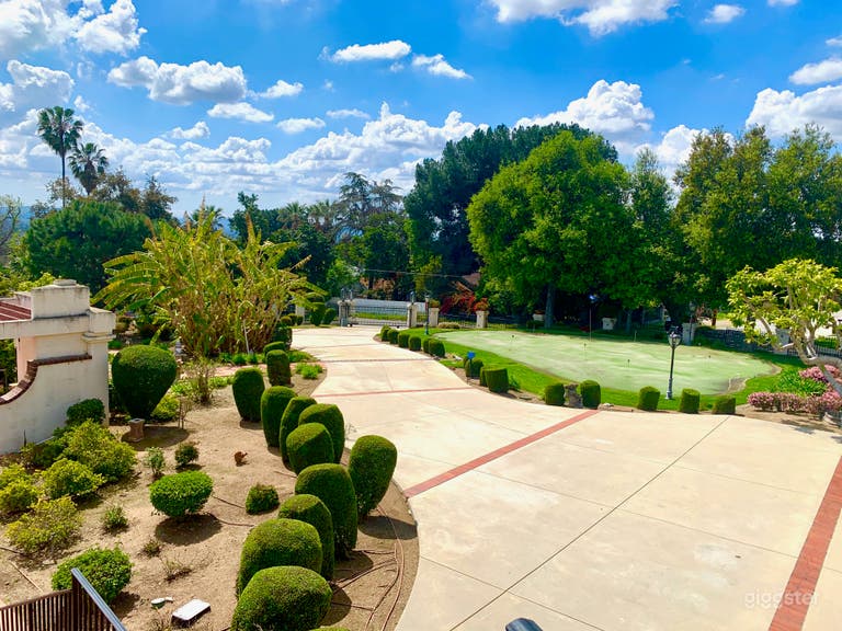  South driveway there are 3 gates 