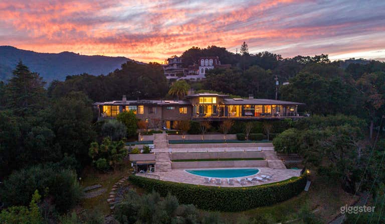  Contemporary Modern Mansion in Los Altos Hills 