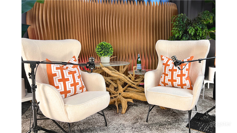  Professional Video Podcast Studio – Bellevue 