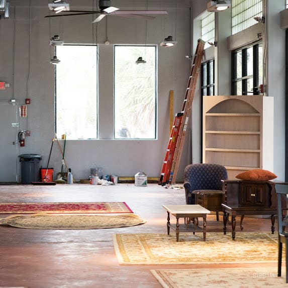 Space for Markets, Bazaars, Art Galleries Photo 2