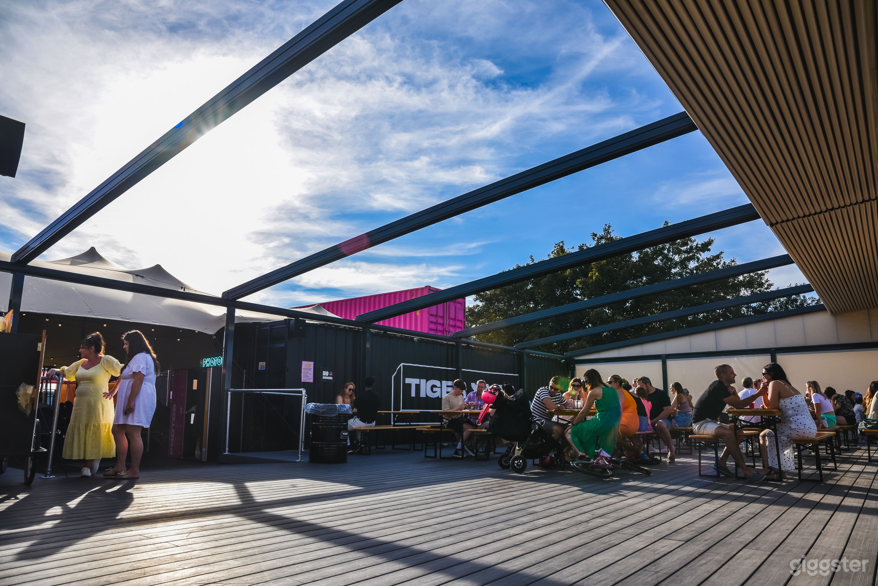 Front deck retractable roof