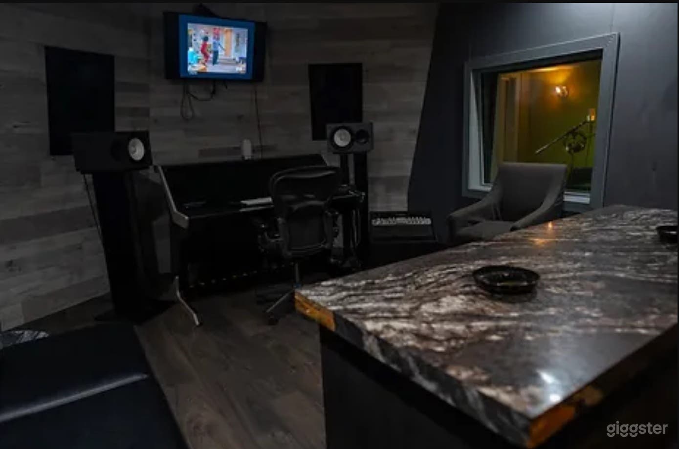 B Room | Recording Studio in Atlanta Photo 2