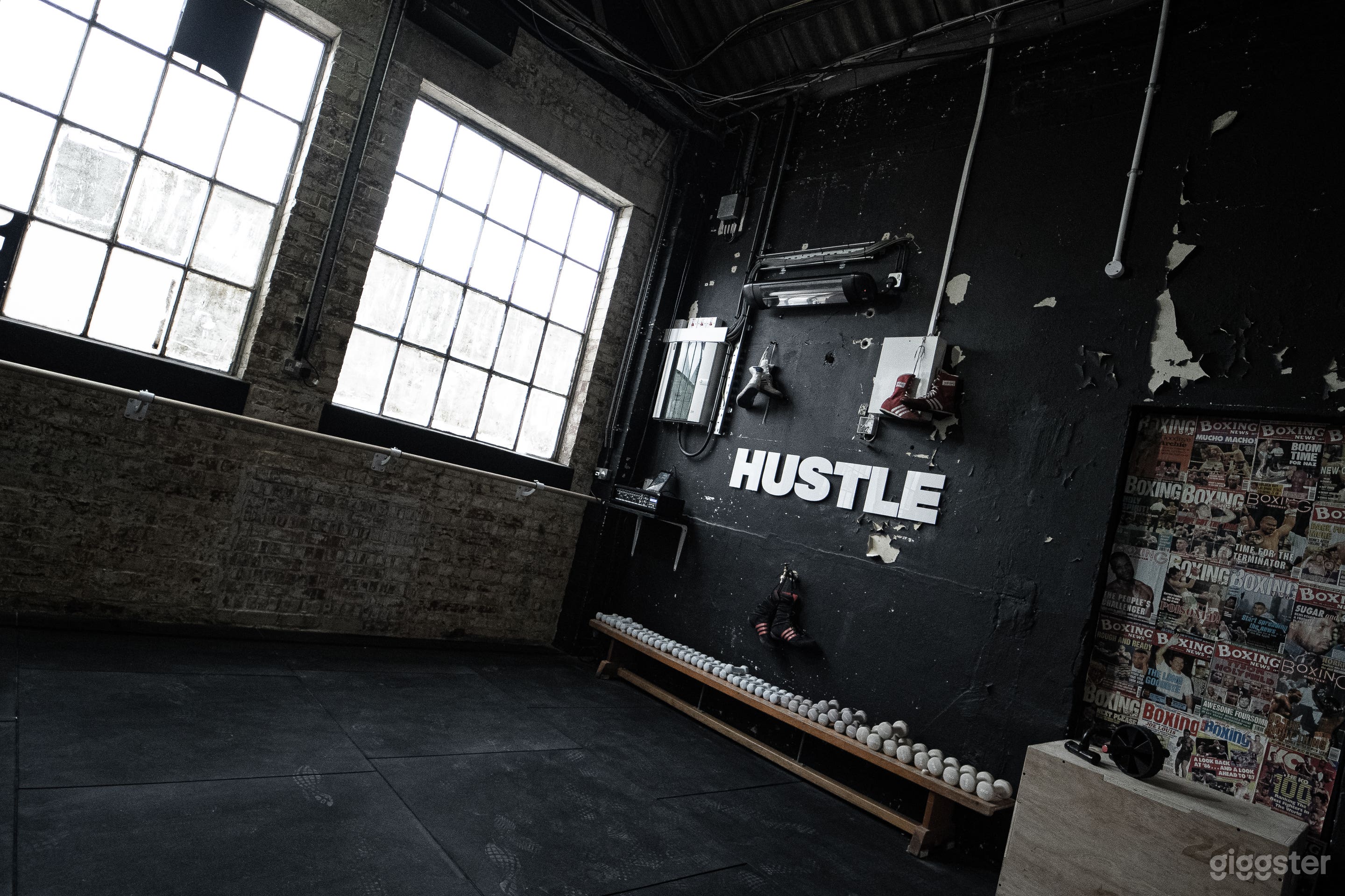 Industrial modern Boxing gym warehouse Photo 4