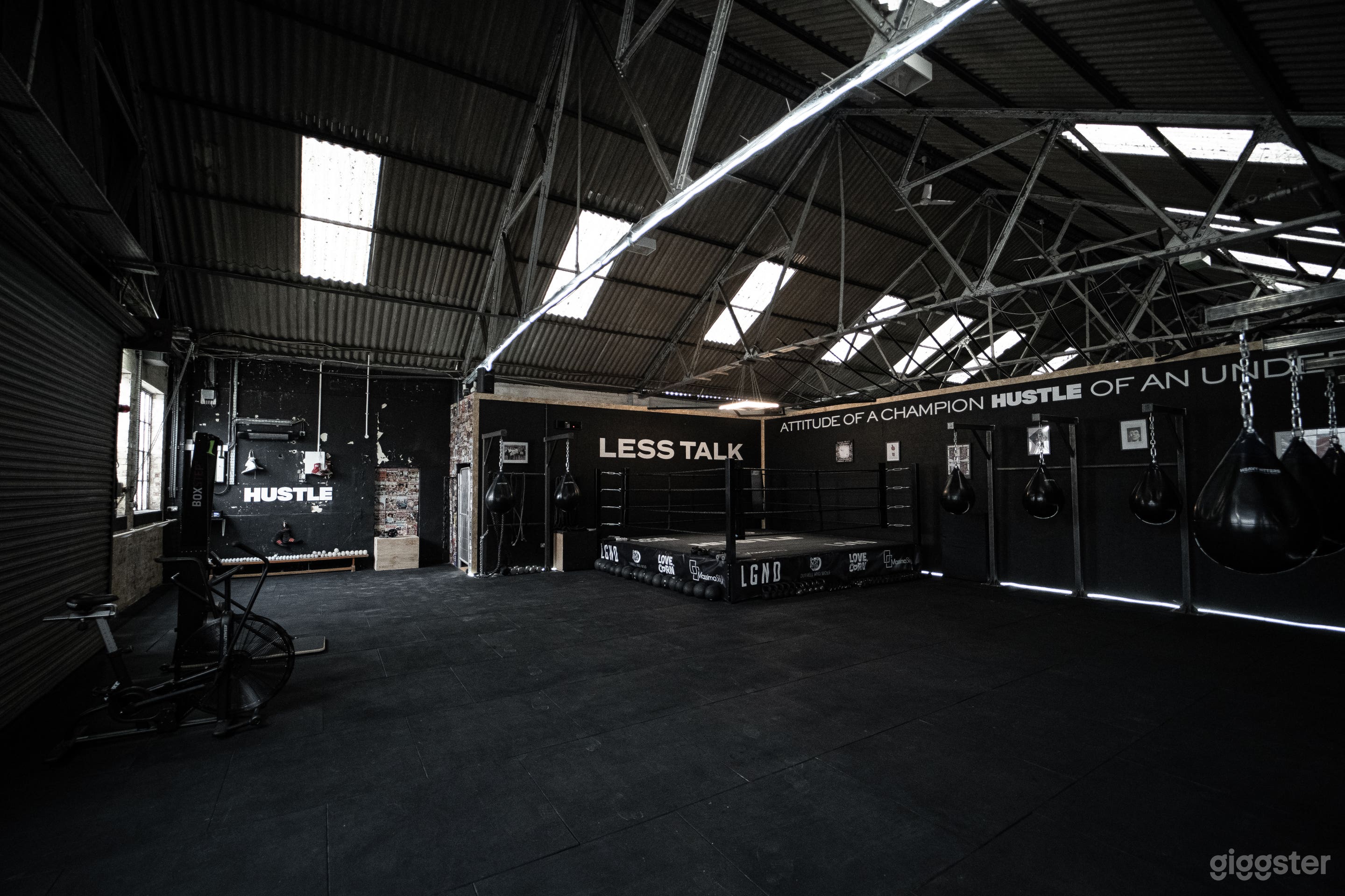 Industrial modern Boxing gym warehouse Photo 2