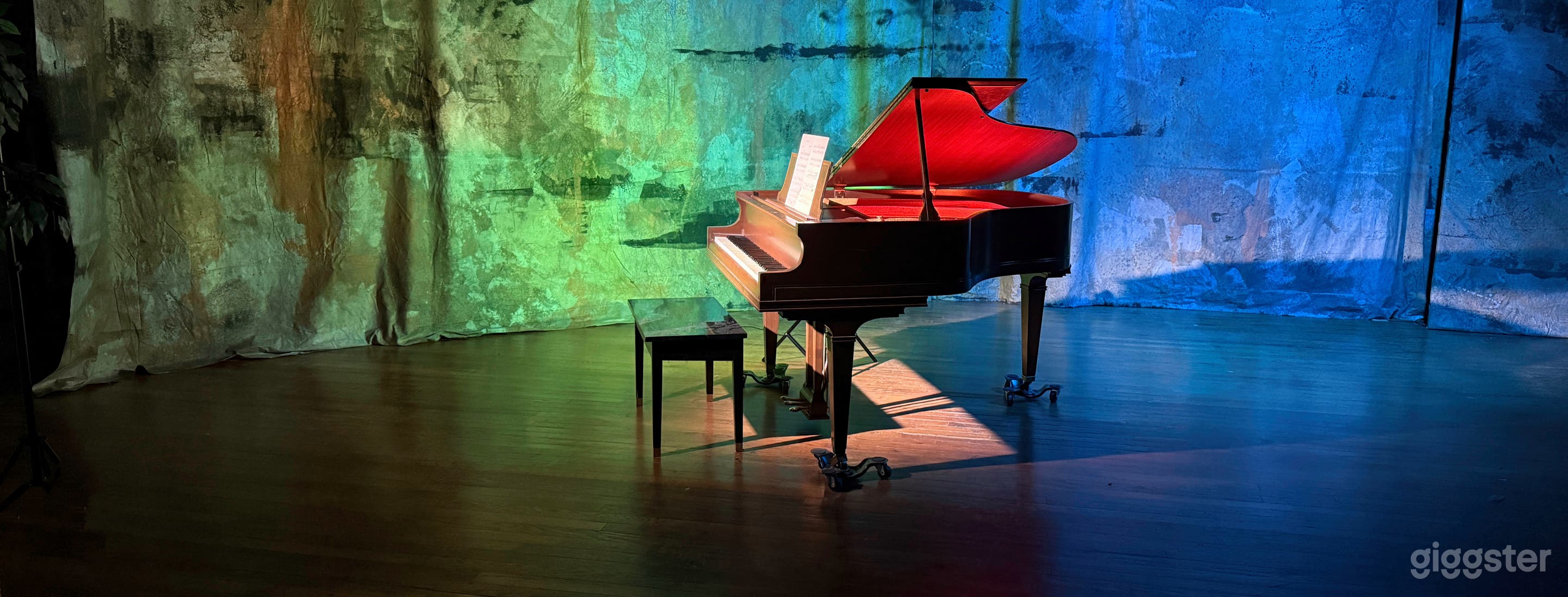 Grand Piano (Playable and Recordable)